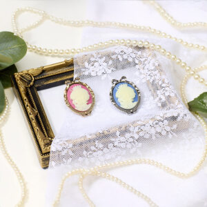 《庫洛魔法使》透明卡牌篇 優雅的浮雕胸針